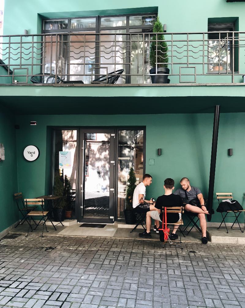 Yard Hostel&Coffee Czernowitz Exterior foto
